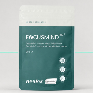 neotes FocusMind Pro© powder as a pouch packshot with a subtle light line in the background