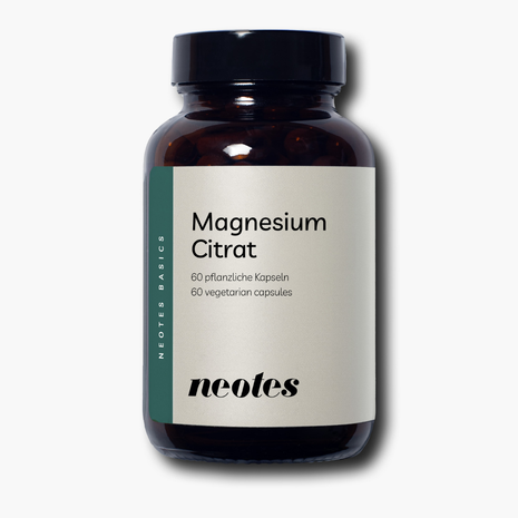 Magnesiumcitrat Kapseln von neotes in weißem Tiegel als Produktfoto auf hellem Hintergrund