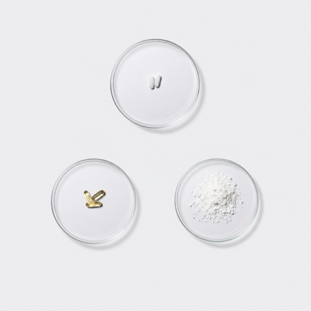 Ingredients of the neotes Focus Bundle in Petri dishes on a light laboratory table