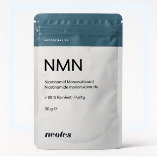 neotes NMN powder as a packshot with a pouch and graphic frame