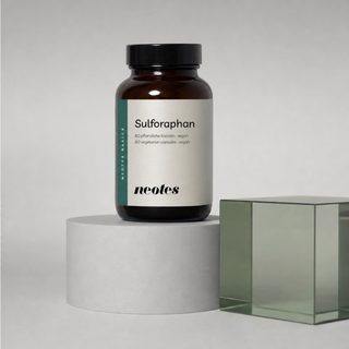 neotes sulforaphane capsules as a jar packshot in a calm still-life setting