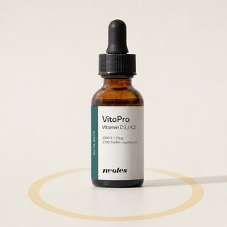 neotes vitamin D3/K2 MK-7 oil as a packshot with an amber glass bottle and a bright halo of light